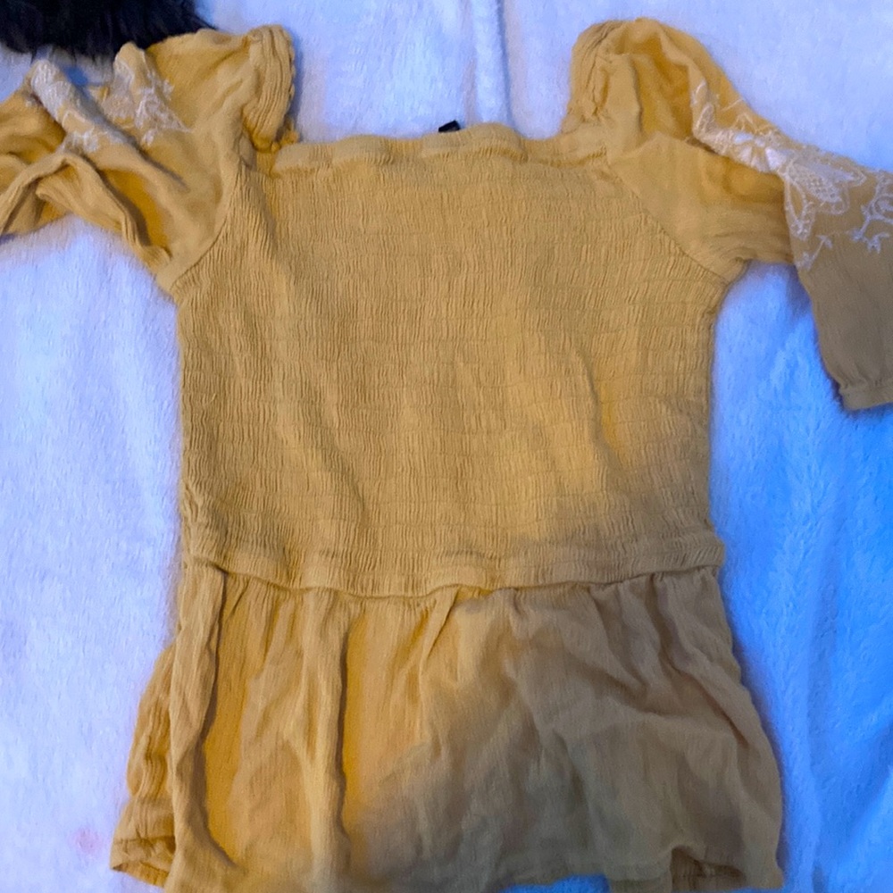 Shirts sleeve yellow